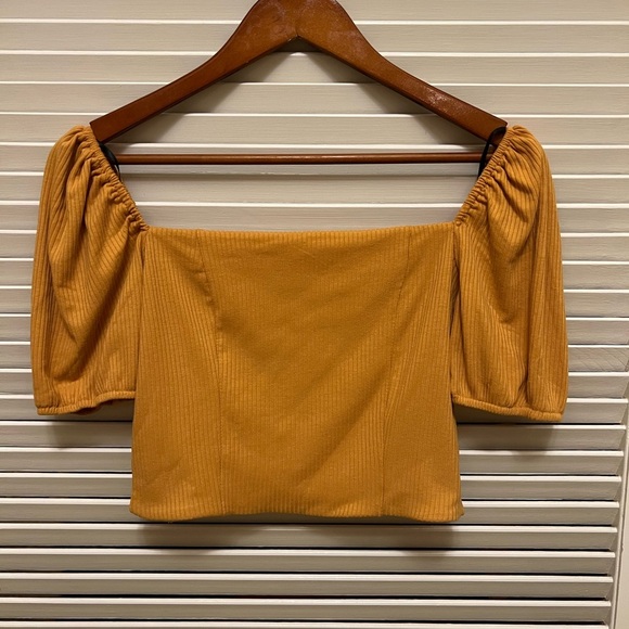 144. Forever 21 Crop Top in Gold - Picture 12 of 12